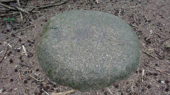 Das ist er, der dicke Stein