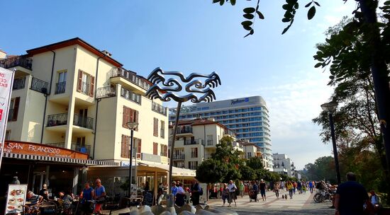 Promenade, belebt wie immer