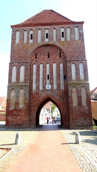 Anklamer Tor, darin befindet sich auch ein Museum, wo man sich über das frühere Leben in der Stadt und auf der Insel informieren könnte, aber leider geschlossen!