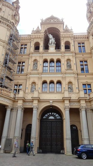 Eingang zum Parlament