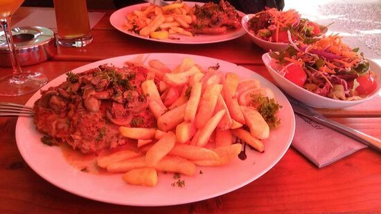 Schnitzel in der "Strandbude 31" in Bad, das haben wir uns verdient