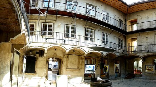 ....und Bilder von Admir Ganić