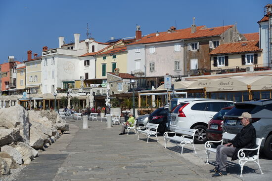 Gut, dass es genug Bänke gibt!