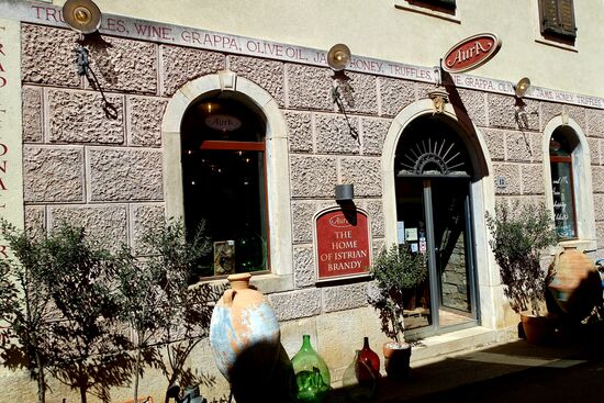 Nein, wir haben nichts gekauft, hier gibts regionale Spezialitäten, sehr verlockend