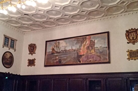 Festsaal im neuen Rathaus, das harmonisch mit dem alten verbunden ist. Es entstand von 1909-1913 nach Plänen des Münchner Architekten Gabriel von Seidl