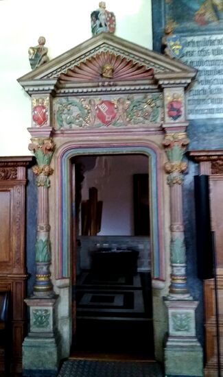 Eine Pforte zur oberen Halle des alten Rathauses