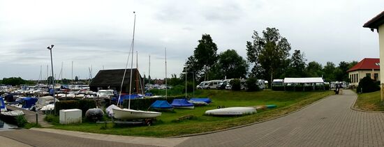 Stellplatz Marina Nord, Schwerin....wir stehen hinten im Bild, ganz rechts