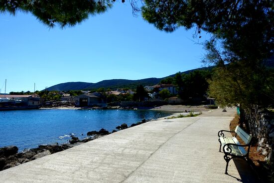 Eine Bucht weiter.....eine kleine Werft