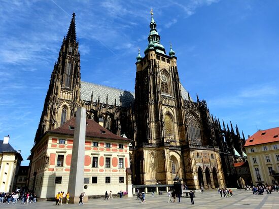 Kathedrale St. Veit mit ihren zwei 99m hohen Türmen  1344 war Grundsteinlegung, von Karl iV., vollendet erst 1929