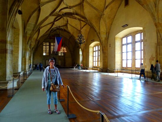 .....dem 60m langen Vladislavsaal mit der 13m hohen Gewölbedecke. Im Mittelalter fanden dort Bankette und Ritterspiele statt.