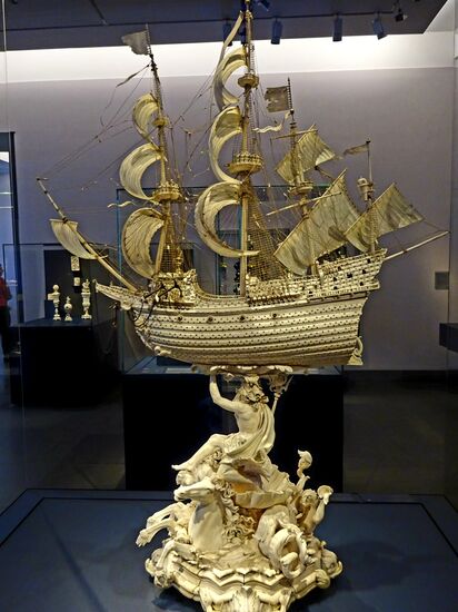 Elfenbein, grosse Fregatte, datiert 1620 von Jacob Zeller