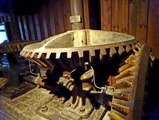 Übersetzung und Antrieb für die Sägerei