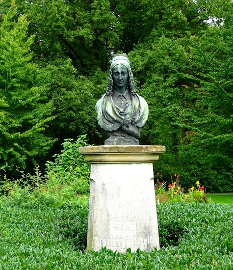 Büste von Annette von Droste-Hülshoff