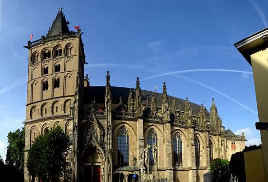 Ein beeindruckendes Bauwerk, aussen und innen