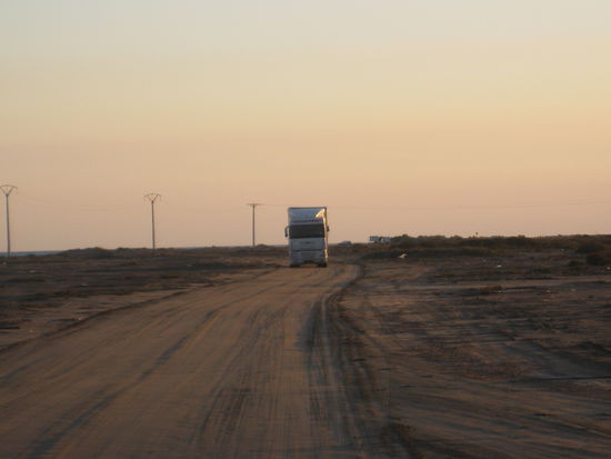 LKW mit Anhänger und Kennzeichen aus Litauen