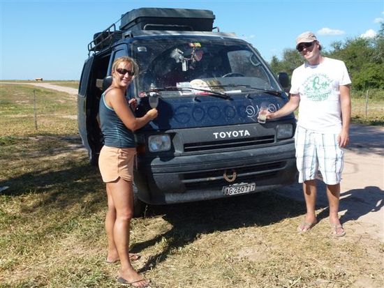 trotzdem wir schaffen die 60000 km, dem aufmerksamen leser faellt sicher auf, dass wir die schon einmal gefeiert haben, waren damals dann wohl erst 50000. auf jeden fall gracias villa venus!