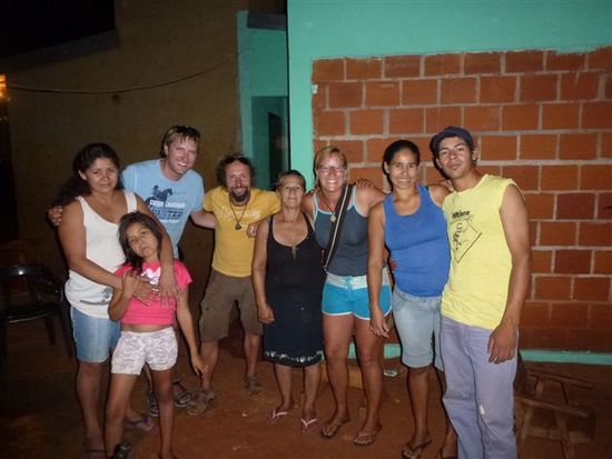 das ist ein teil der cardozos, mama maria, mariana, bruder jens, wir mit abuela in der mitte, eli y jonathan.