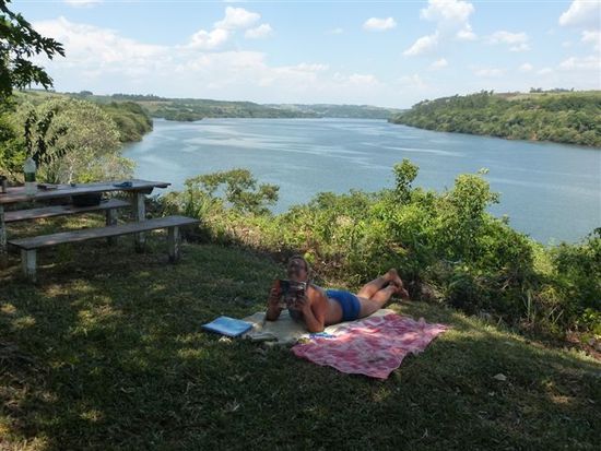 so kann man luxurioes campen, im hintergrund der rio uruguay.