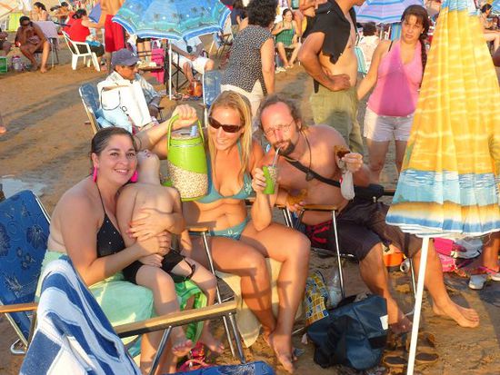 aussage alejandor, wir gehen an den strand, aber etwas ausserhalb, damit wir nicht so im getuemmel sind...