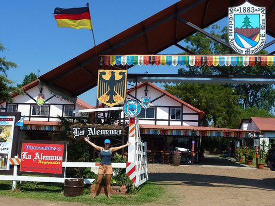 fast wie zu hause, besuch in der colonia alemana mit kaese, schinken, wurst, marmelada aber keiner spricht deutsch.