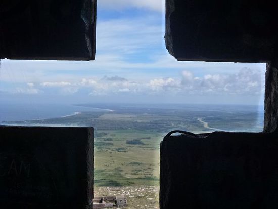 aussicht vom cerro pan y azucar (4 hoechste berg von uruguay mit 389 m) bringt schweizer ambiente.