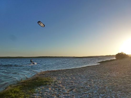 schetty zum sonnenuntergang als letzter auf dem wasser, ambiente, emotionen und spass.