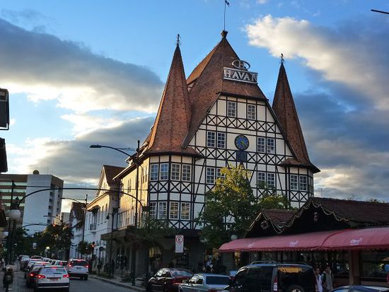 blumenau klingt schoen, ist es aber nicht, hier mindestens ein kleiner wehmutstropfen, das castelinho.