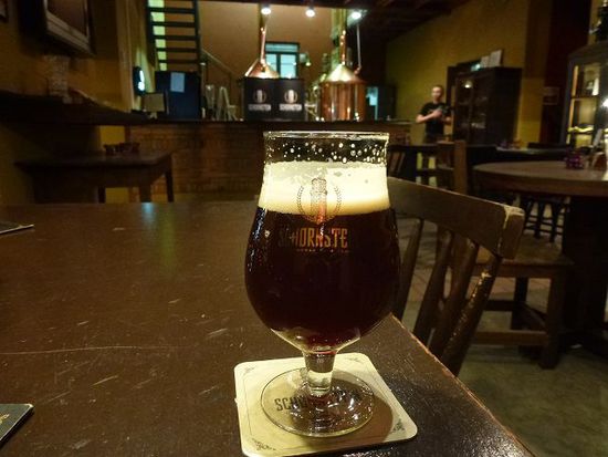 edle bierbrauerei mit kneipe, das bier sFr 5.00 auch von den preisen her fuehlen wir uns heimisch.