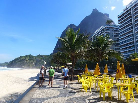 rio ist eine staendige welle an erlebnissen und emotionen, wir sind begeistert und ueberwaeltigt. (sao conrado)
