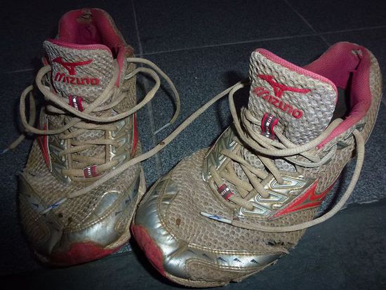 wir laufen in nostalgie, ankes laufschuhe, kilometerstand 3900 km ohne service.
