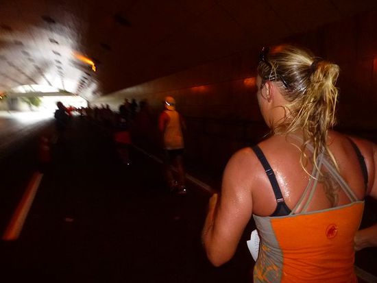 letzter tunnel nach botafogo und flamengo, das weisse loch kommt nicht naeher, aber die fuesse tragen noch.