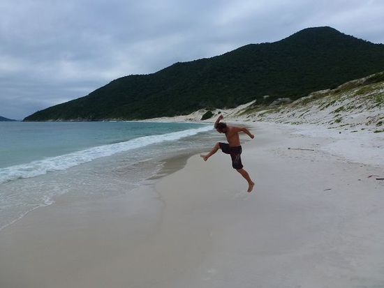 wolkiger schiffsausflug zum praia farol.
