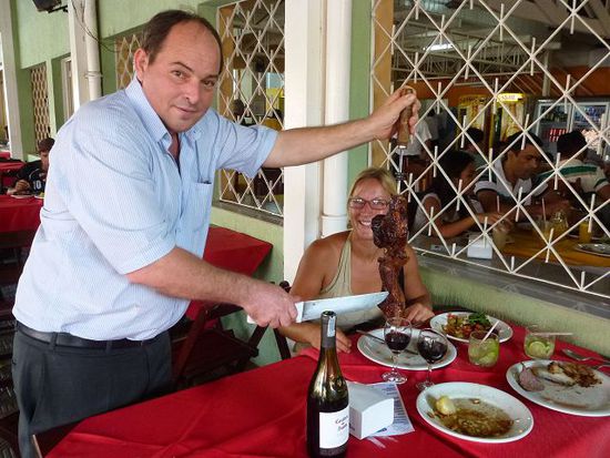 zum abschluss ein brasilianisches rodizio in corumba, serviert vom chefe persoenlich und gesponsert von der familie betschinger.