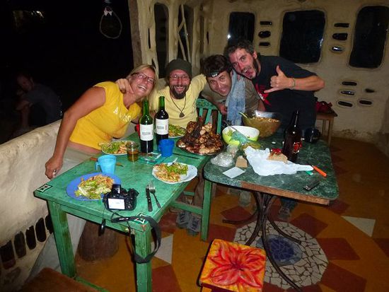 feuchtfroehliche feier im el jardin mit 3 kilo pollo, wein und...