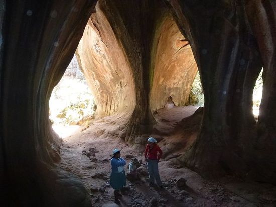 herrliche felsen und spannende geschichten aus dem bergbauernleben.