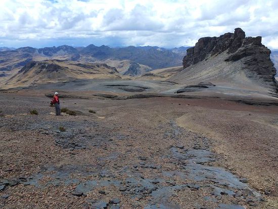 unwirkliche landschaft, anke beim aufstieg.