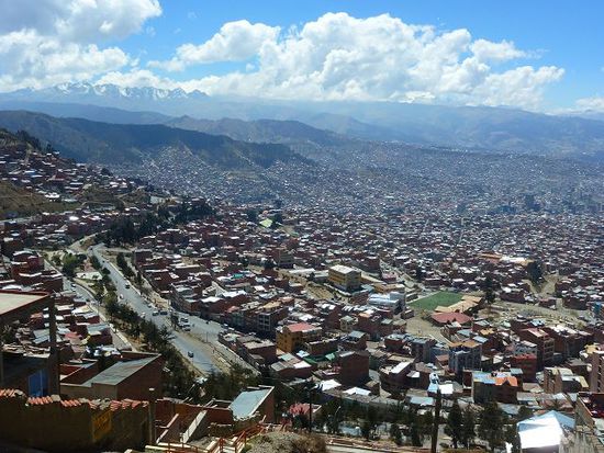 la paz laesst einem auf den ersten blick den atem stocken.