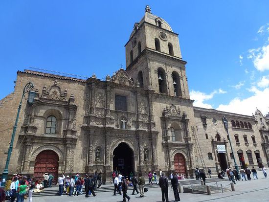 plaza sao francisco, der treffpunkt fuer alle im zentrum.