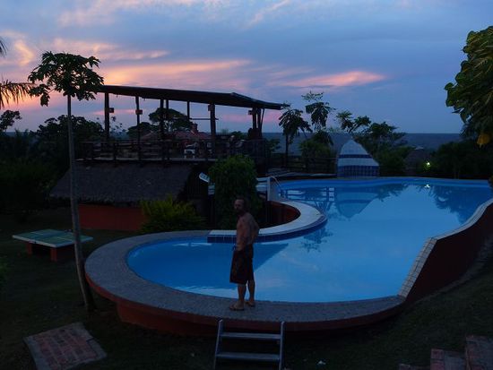 ankunft am abend in rurre und gleich ein sprung ins kuehle nass des privaten pools...