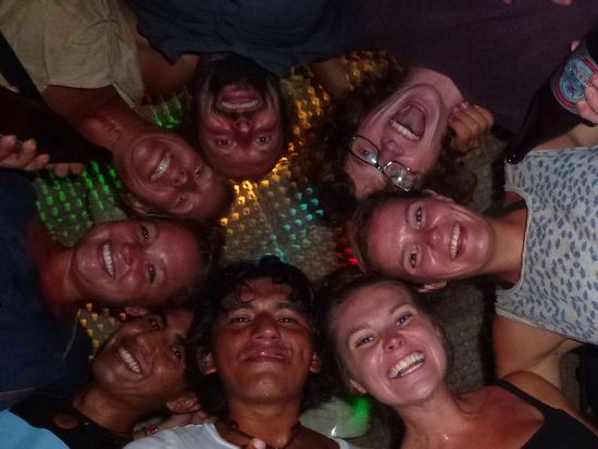 schneller schwitzen als betrunken werden, dorfdisco in rurrenabaque erinnert an eine finnische sauna.