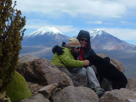 mit dem thermalhund auf dem gipfel des montecito 5071 m.