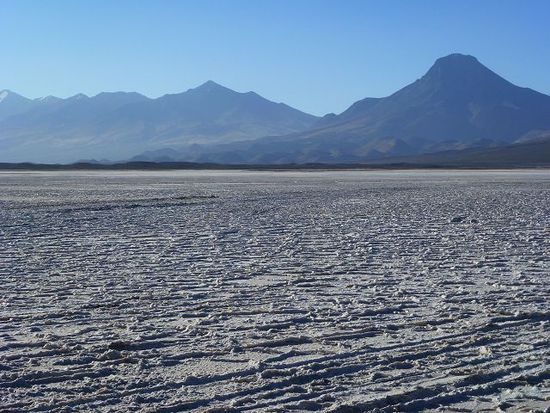 da waeren wir nun, rampe zur einfahrt auf die salar de coipasa.