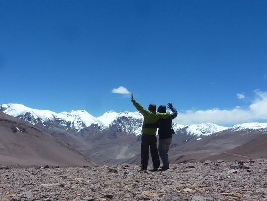 auf mehr als 30000 kilometer haben uns die anden links und rechts begleitet, jetzt nehmen wir wehmuetig abschied. gracias amigos de hielo, vamos a volver un dia.
