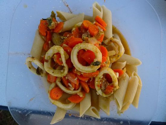 das ist dann doch sicher penne mit rabas (tintenfisch) wert.