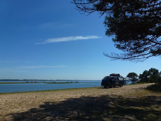 ...an feinster lage mit blick auf laguna und mar.