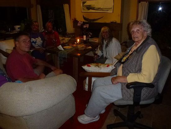 ein letztes mal geniessen wir die grandiose gastfreundschaft, zwischenhalt bei kite schulbesitzerin laura an der laguna garzon.