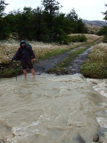 rückweg vom lago paine...schlammschlacht und kneippbad!
