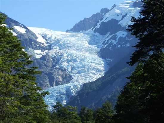 gletscher yelcho, die wanderung endete im gletscher, wo kann man noch soetwas erleben...