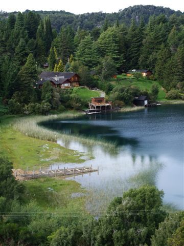 die netten häuser von llao llao - aber keine chance gegen villa venus.
