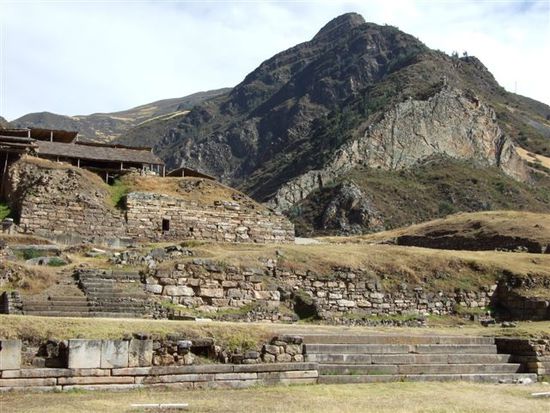 die grandiosen ruinen von chivay de huantar - 3000 jahre alt.